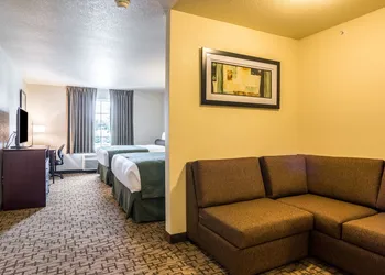 Cobblestone Hotel & Suites - Hutchinson hotel thumbnail 8