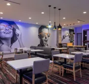 La Quinta Inn & Suites by Wyndham Greensboro Arpt High Point hotel detail image 4