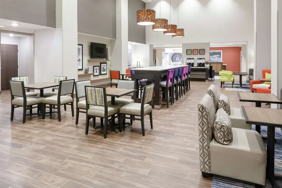 Hampton Inn & Suites Overland Park South hotel detail image 2