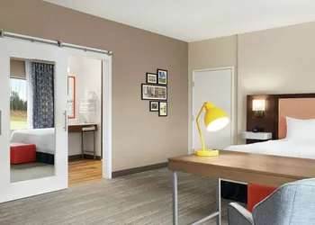 Hampton Inn & Suites Overland Park South hotel thumbnail 5