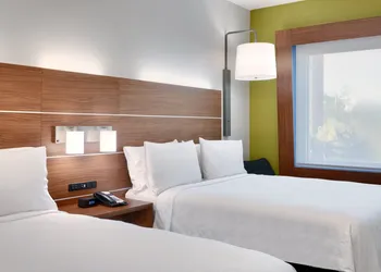 Holiday Inn Express & Suites Gainesville I-75 by IHG hotel thumbnail 3
