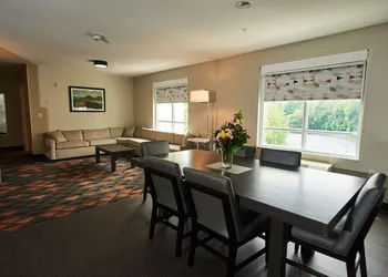Holiday Inn & Suites Philadelphia W - Drexel Hill by IHG hotel thumbnail 6