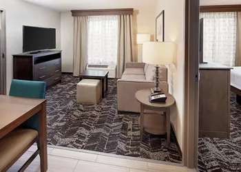 Homewood Suites by Hilton Ronkonkoma hotel thumbnail 4