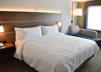 Holiday Inn Express & Suites Boston South - Randolph by IHG hotel thumbnail 5