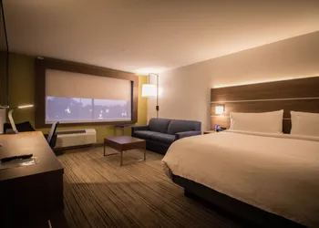 Holiday Inn Express & Suites Boston South - Randolph by IHG hotel thumbnail 7