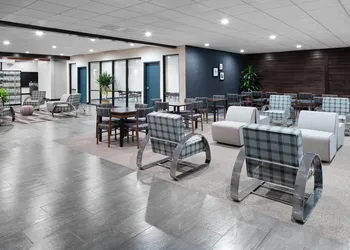 Four Points by Sheraton Oklahoma City Airport hotel thumbnail 2