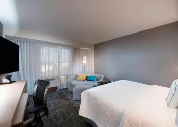 Courtyard by Marriott Atlanta Alpharetta/Avalon Area hotel thumbnail 8