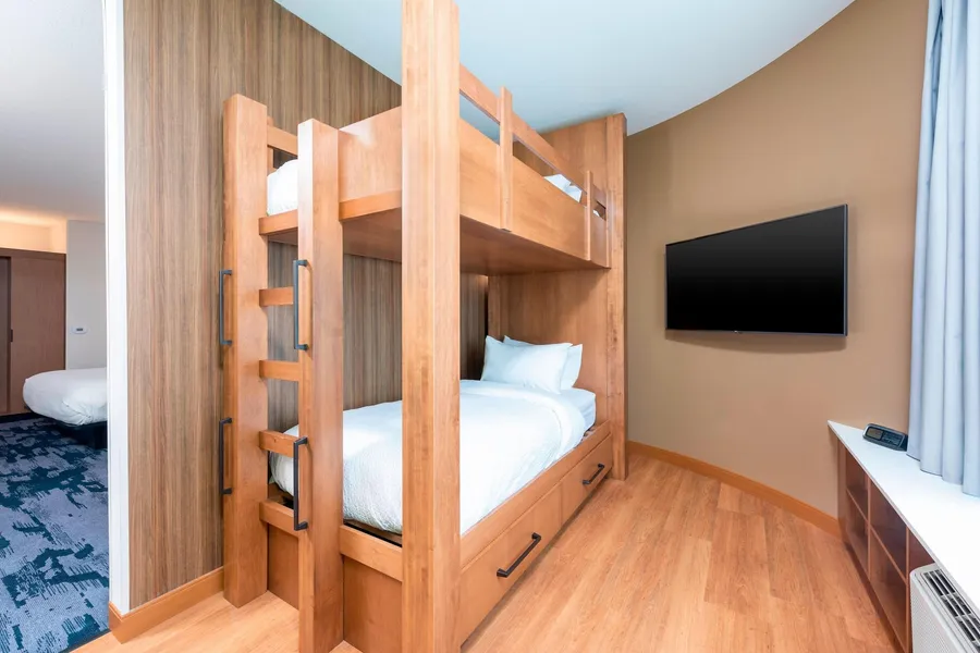 Fairfield Inn & Suites by Marriott Fair Oaks Farms hotel detail image 6