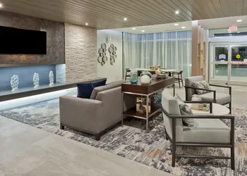 Fairfield Inn & Suites by Marriott Birmingham Colonnade hotel thumbnail 4