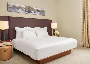 Hotel Savoy Kansas City, Tapestry Collection by Hilton hotel thumbnail 2