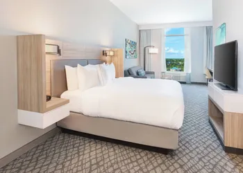 SpringHill Suites by Marriott Panama City Beach Beachfront hotel thumbnail 5