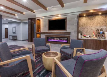La Quinta Inn & Suites by Wyndham Houston East at Sheldon Rd hotel thumbnail 2