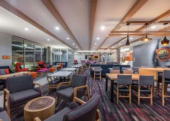 La Quinta Inn & Suites by Wyndham Houston East at Sheldon Rd hotel thumbnail 3