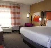 La Quinta Inn & Suites by Wyndham Houston East at Sheldon Rd hotel detail image 5