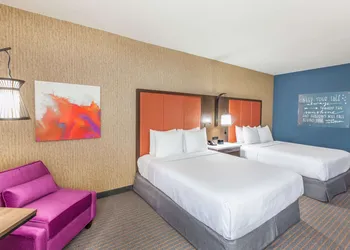 La Quinta Inn & Suites by Wyndham Houston East at Sheldon Rd hotel thumbnail 6