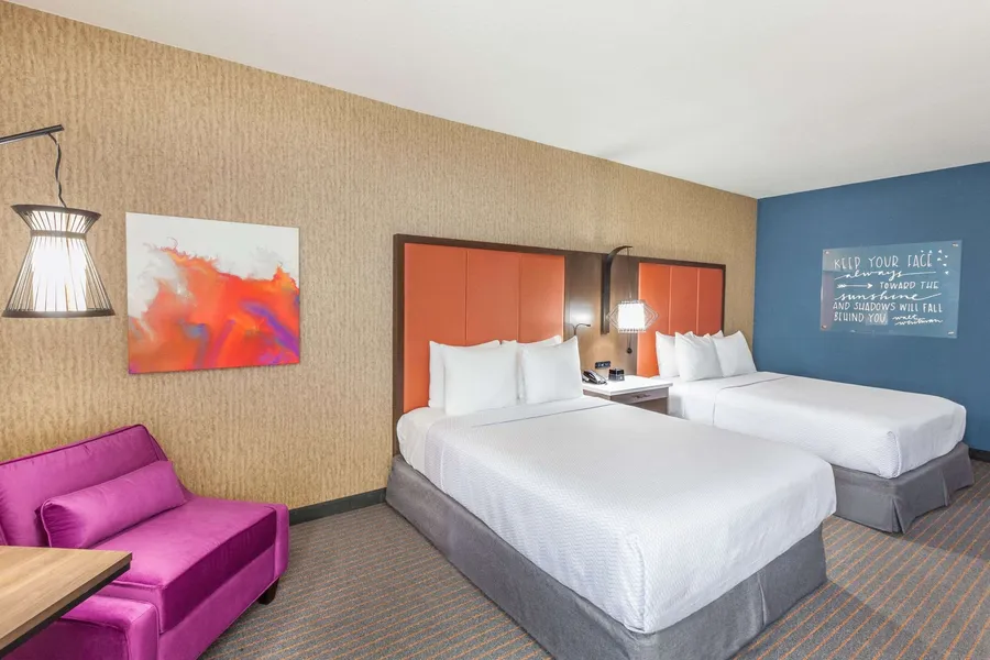 La Quinta Inn & Suites by Wyndham Houston East at Sheldon Rd hotel detail image 6