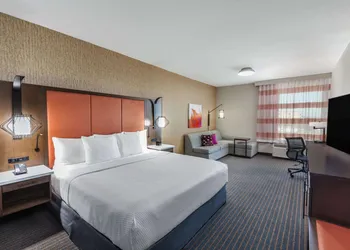 La Quinta Inn & Suites by Wyndham Houston East at Sheldon Rd hotel thumbnail 8