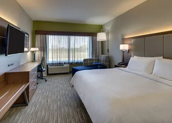 Holiday Inn Express & Suites Findlay North by IHG hotel thumbnail 4
