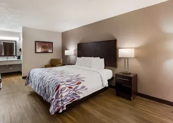 Red Roof Inn Columbia, SC Airport hotel thumbnail 6