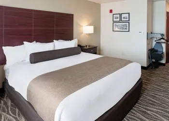 Cobblestone Hotel & Suites - Appleton International Airport hotel thumbnail 7