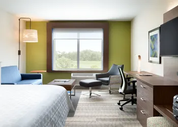 Holiday Inn Express & Suites La Grange by IHG hotel thumbnail 3