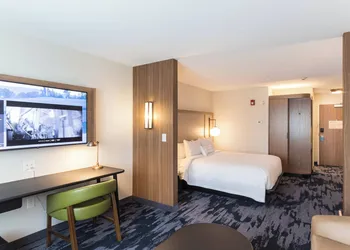 Fairfield Inn and Suites by Marriott Northfield hotel thumbnail 4