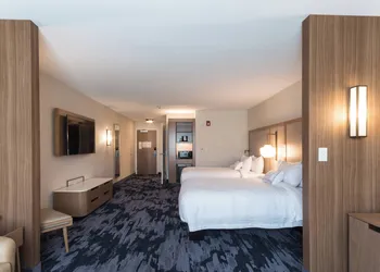 Fairfield Inn and Suites by Marriott Northfield hotel thumbnail 5