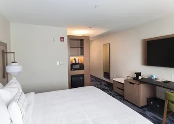 Fairfield Inn and Suites by Marriott Northfield hotel thumbnail 6