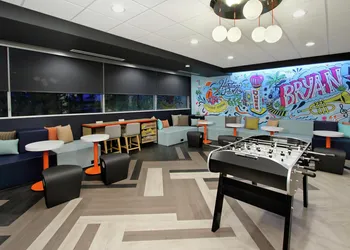 Tru by Hilton Bryan College Station hotel thumbnail 2