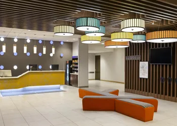 GLō Best Western Nashville Airport hotel thumbnail 5