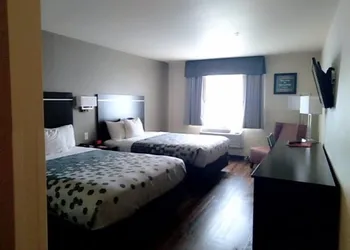 Econo Lodge Inn & Suites Springfield Main Street hotel thumbnail 3
