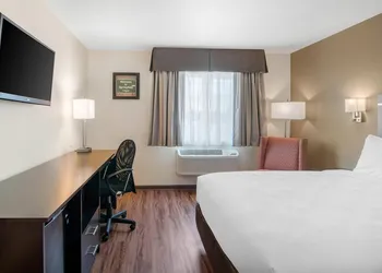 Econo Lodge Inn & Suites Springfield Main Street hotel thumbnail 5