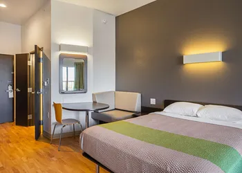 Studio 6 Buda, TX hotel thumbnail 5