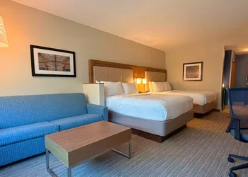 Holiday Inn Express & Suites Charlotte - Ballantyne by IHG hotel thumbnail 8