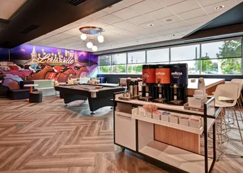 Tru by Hilton Louisville Airport hotel thumbnail 4