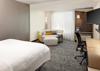 Courtyard by Marriott Dallas Downtown/Reunion District hotel thumbnail 7