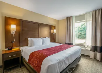 Comfort Suites Fishkill near Interstate 84 hotel thumbnail 5
