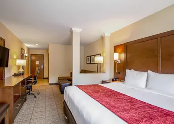 Comfort Suites Fishkill near Interstate 84 hotel thumbnail 8