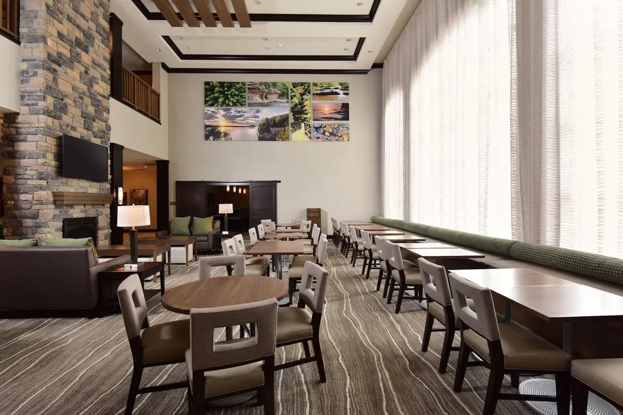 Staybridge Suites Wisconsin Dells - Lake Delton by IHG hotel detail image 2