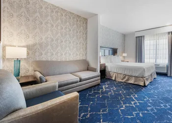 Best Western Plus New Richmond Inn & Suites hotel thumbnail 7