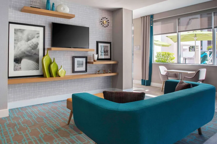 Hotel Continental Miami Beach, Tapestry Collection by Hilton hotel detail image 6