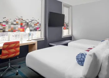Aloft El Paso Downtown hotel thumbnail 5