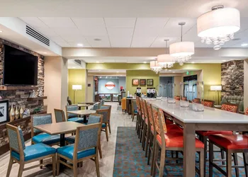 Hampton Inn Baltimore Bayview Campus hotel thumbnail 2