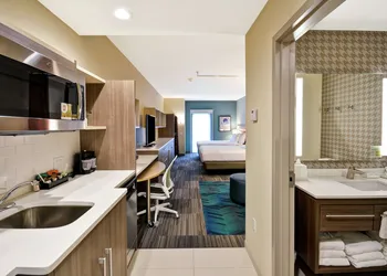 Home2 Suites by Hilton at the Galleria hotel thumbnail 3