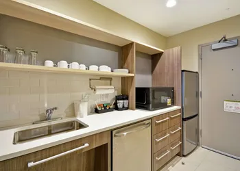 Home2 Suites by Hilton at the Galleria hotel thumbnail 5