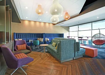 Tru by Hilton Grand Rapids Airport hotel thumbnail 3