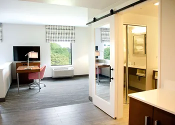 Hampton Inn Lebanon hotel thumbnail 5