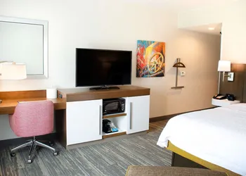 Hampton Inn Lebanon hotel thumbnail 7