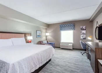 Hampton Inn & Suites Kittery-Portsmouth hotel thumbnail 7