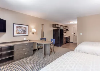 Candlewood Suites Eau Claire I-94 by IHG hotel thumbnail 4